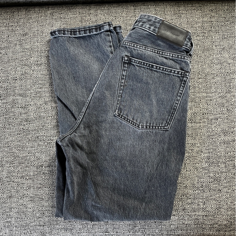 Everlane the curvy ‘90’s cheeky jeans, straight legs and High Rise